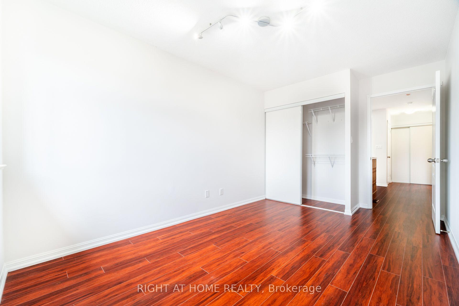Photo 13 of 220 Grandview Way, North York, Willowdale East — HOMEH