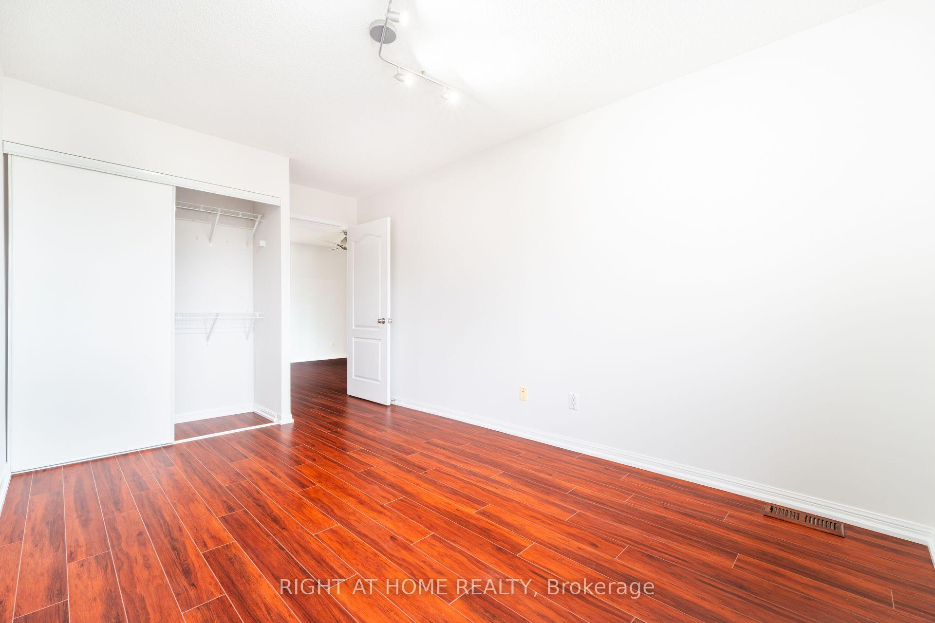 Photo 14 of 220 Grandview Way, North York, Willowdale East — HOMEH