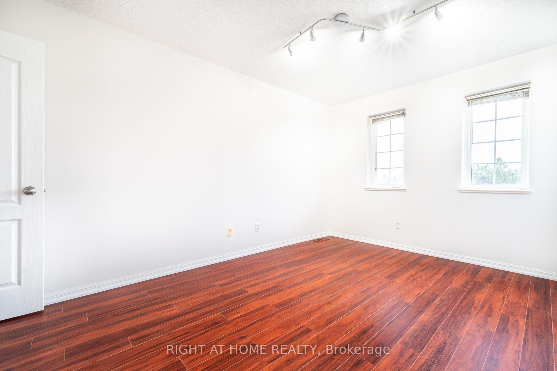 Photo 15 of 220 Grandview Way, North York, Willowdale East — HOMEH