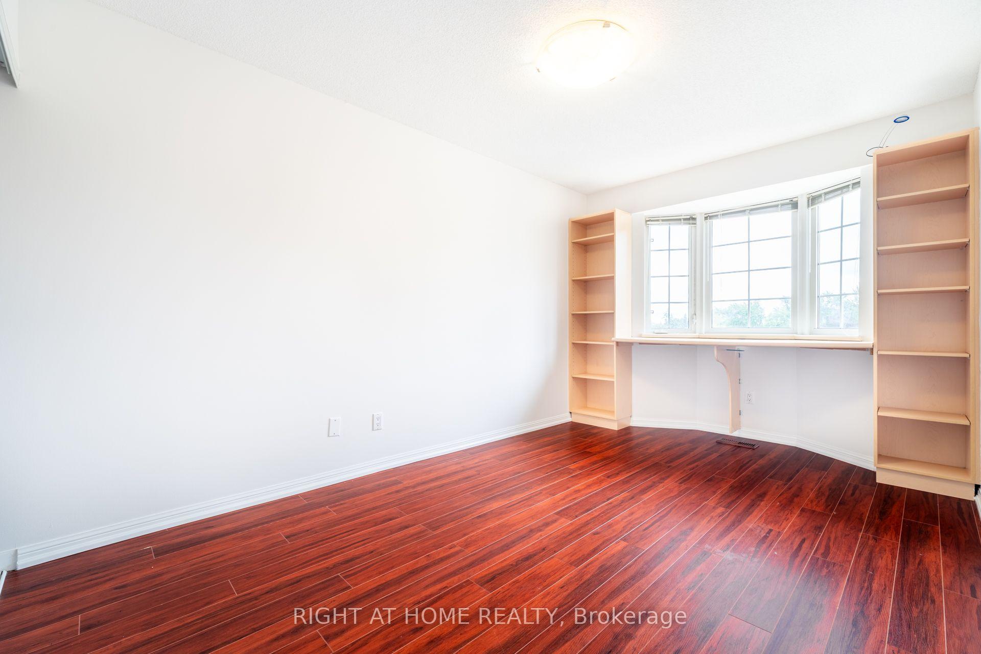 Photo 16 of 220 Grandview Way, North York, Willowdale East — HOMEH