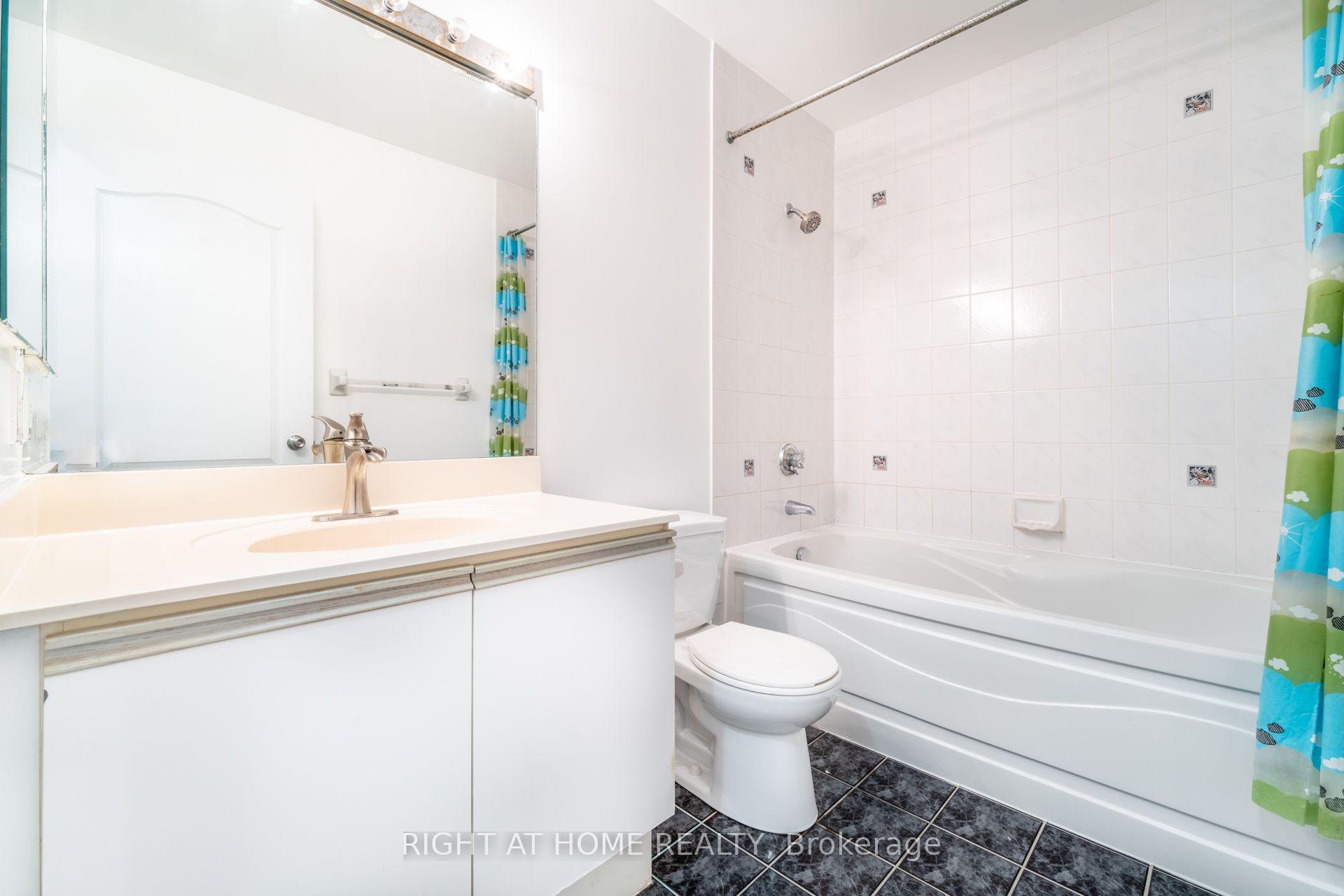 Photo 20 of 220 Grandview Way, North York, Willowdale East — HOMEH