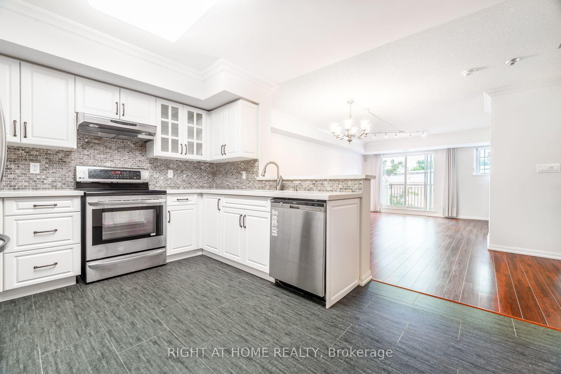 Photo 22 of 220 Grandview Way, North York, Willowdale East — HOMEH