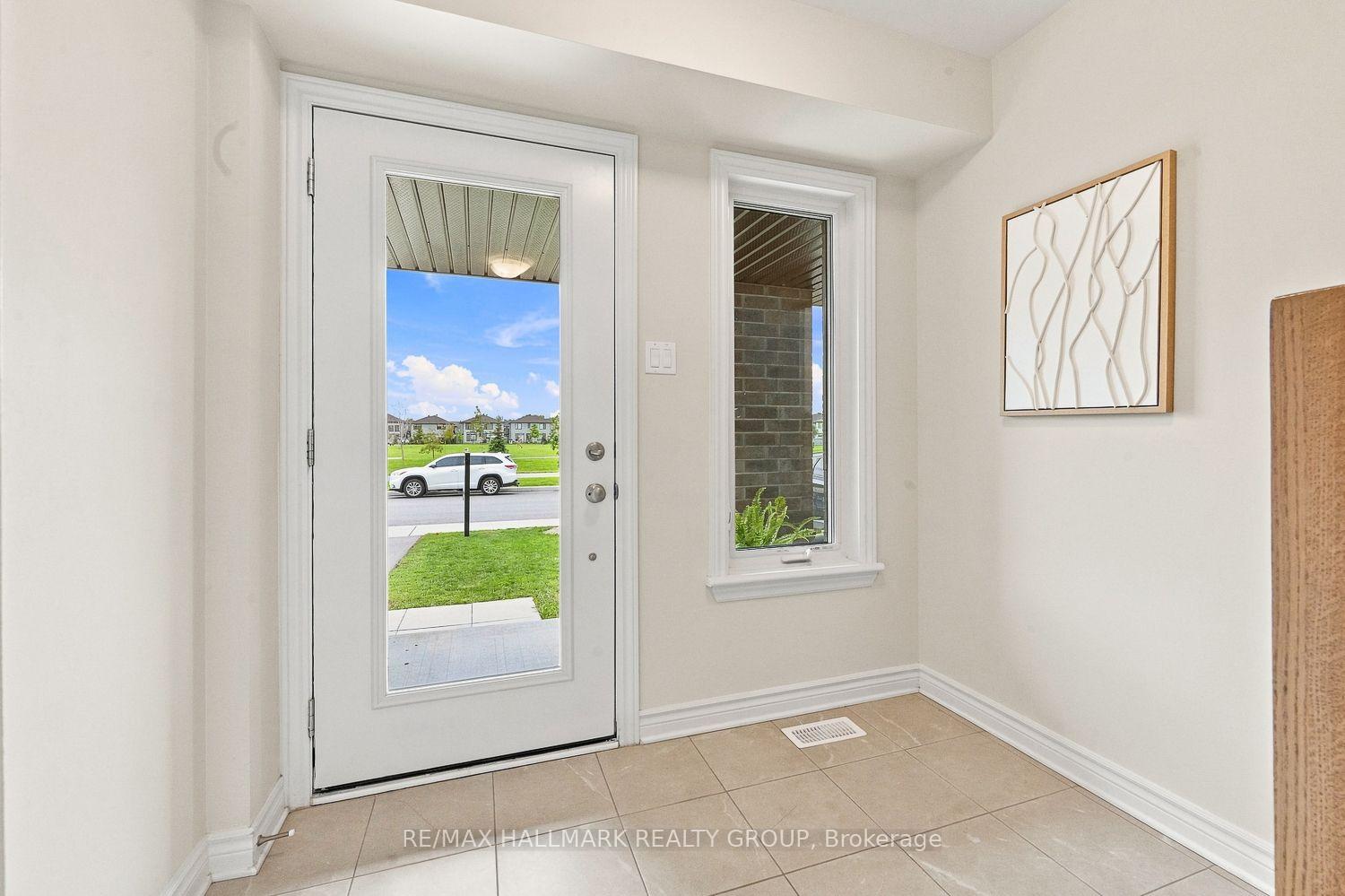 Photo 4 of 881 Couloir Road, Ottawa, Mer Bleue/Bradley Estates/Anderson Park — HOMEH