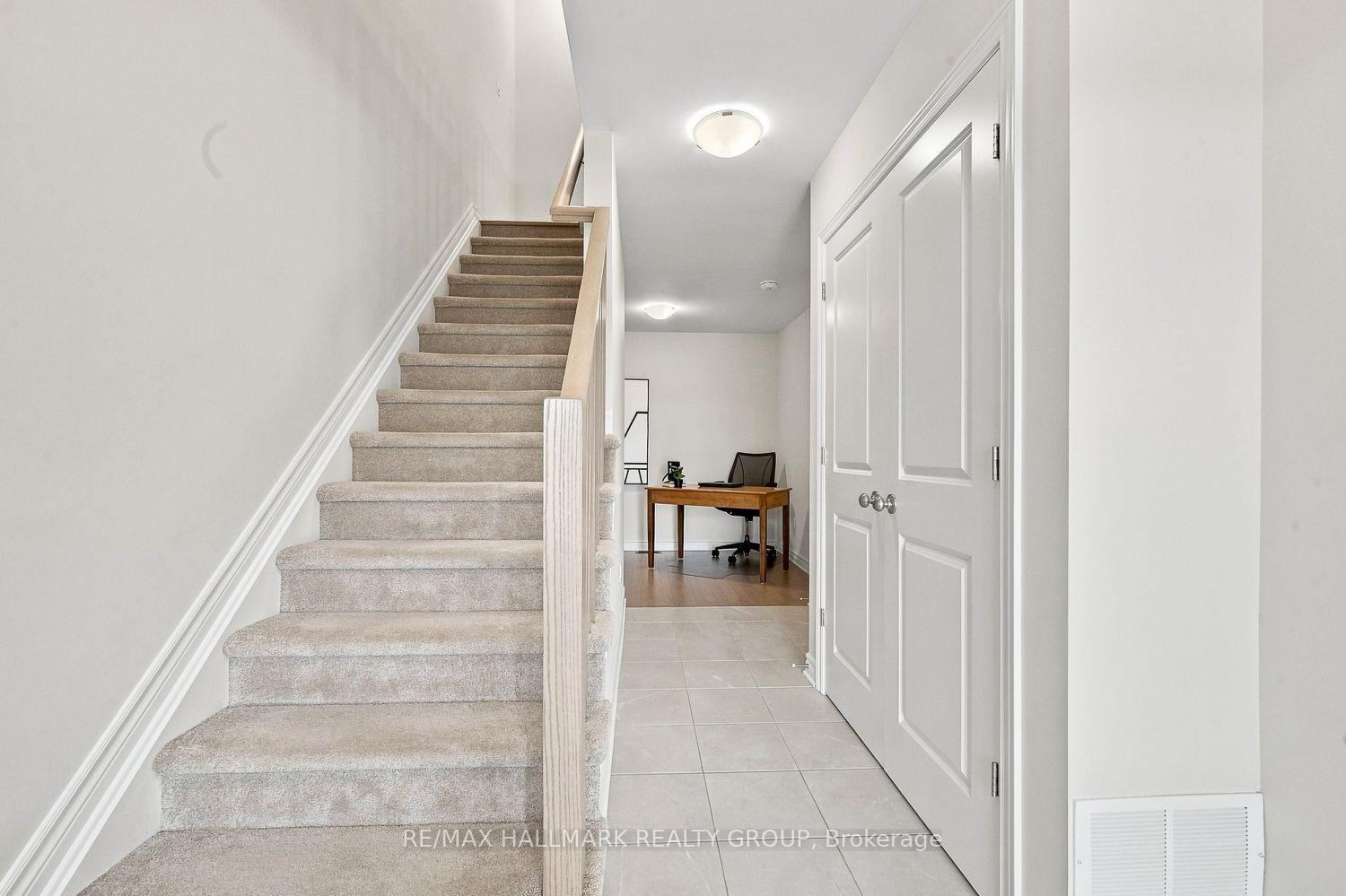 Photo 5 of 881 Couloir Road, Ottawa, Mer Bleue/Bradley Estates/Anderson Park — HOMEH