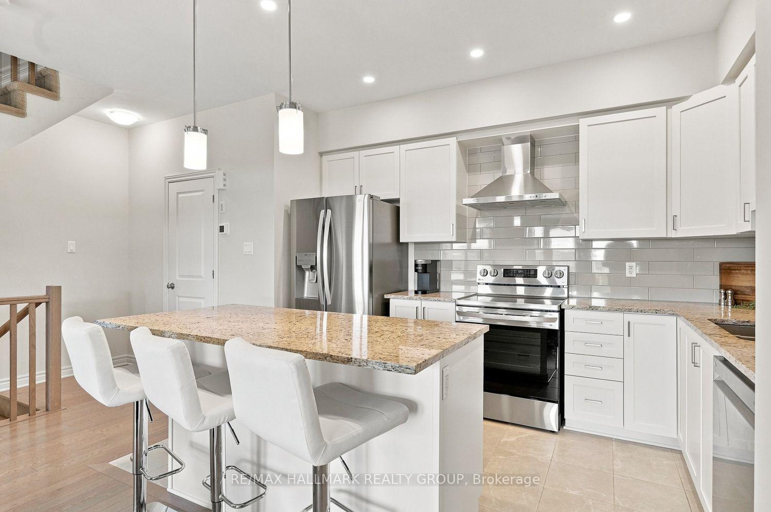 Photo 8 of 881 Couloir Road, Ottawa, Mer Bleue/Bradley Estates/Anderson Park — HOMEH