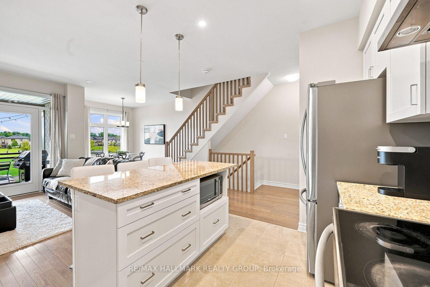 Photo 10 of 881 Couloir Road, Ottawa, Mer Bleue/Bradley Estates/Anderson Park — HOMEH