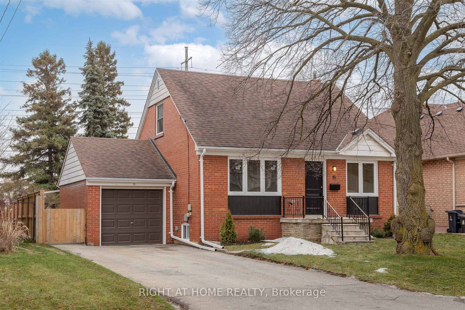 Photo 1 of 15 Elford Boulevard, Etobicoke, Stonegate-Queensway — HOMEH
