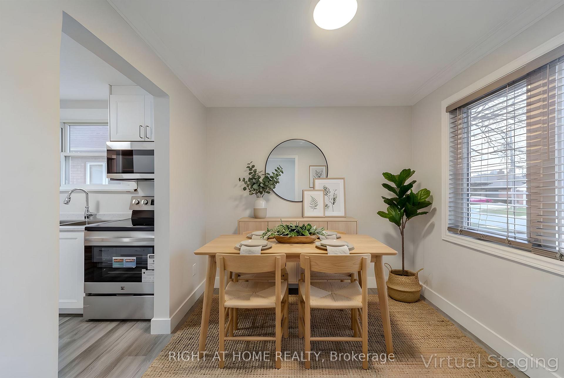 Photo 4 of 15 Elford Boulevard, Etobicoke, Stonegate-Queensway — HOMEH