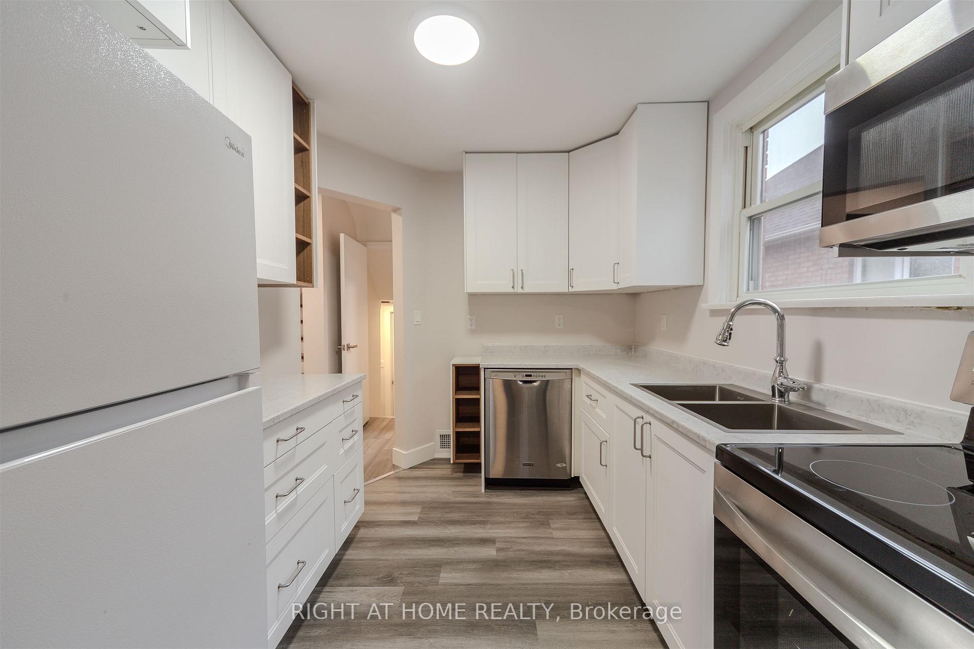 Photo 7 of 15 Elford Boulevard, Etobicoke, Stonegate-Queensway — HOMEH