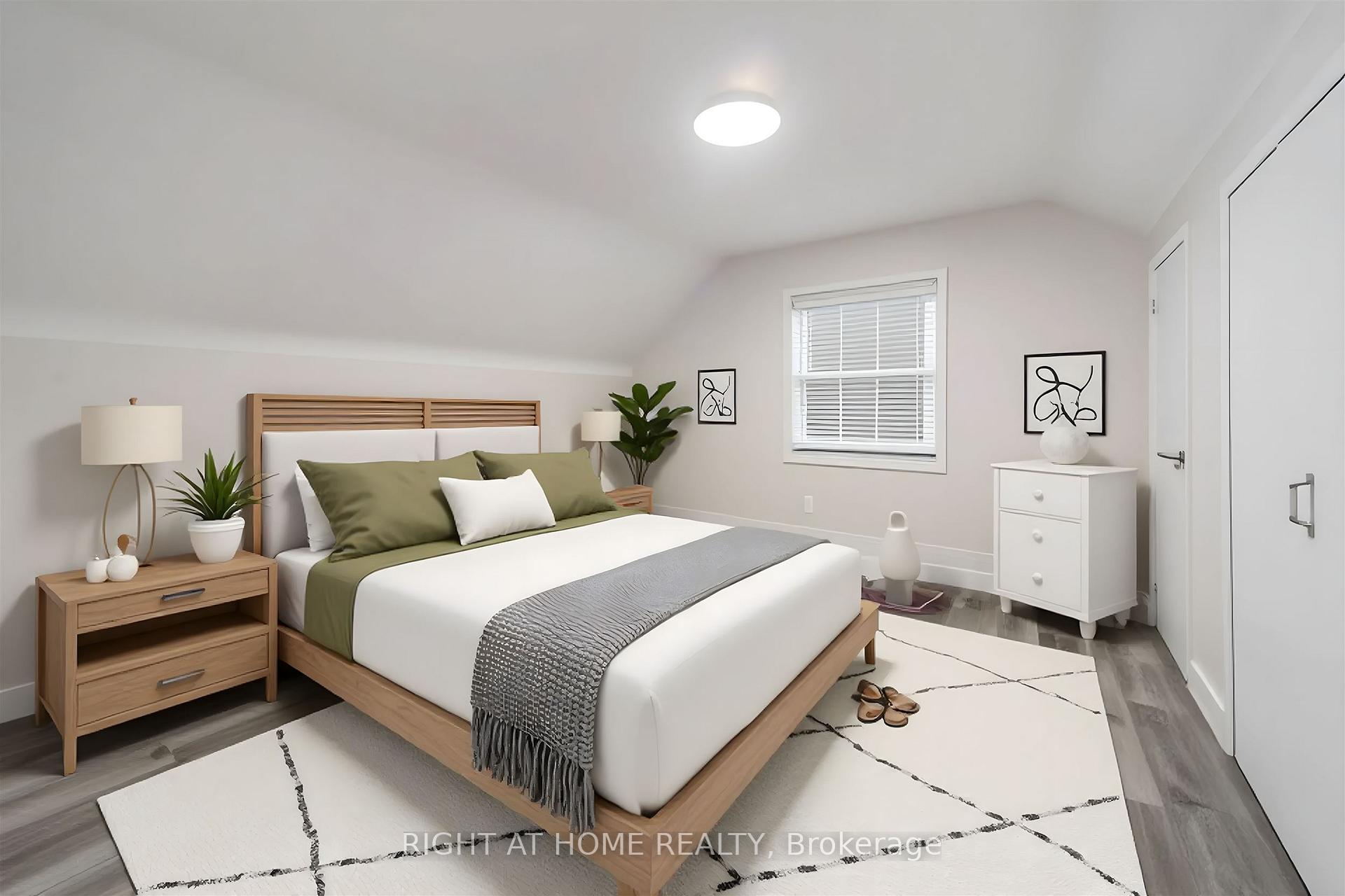 Photo 10 of 15 Elford Boulevard, Etobicoke, Stonegate-Queensway — HOMEH