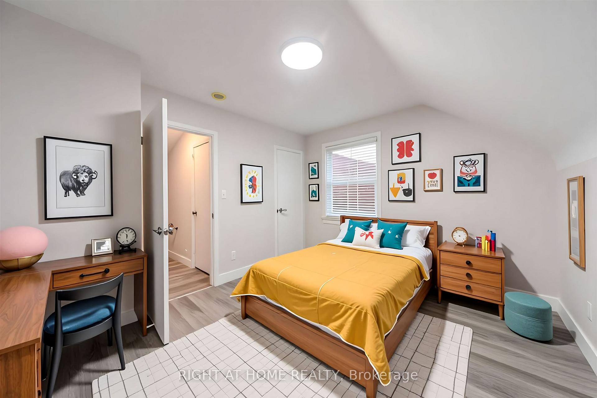 Photo 11 of 15 Elford Boulevard, Etobicoke, Stonegate-Queensway — HOMEH