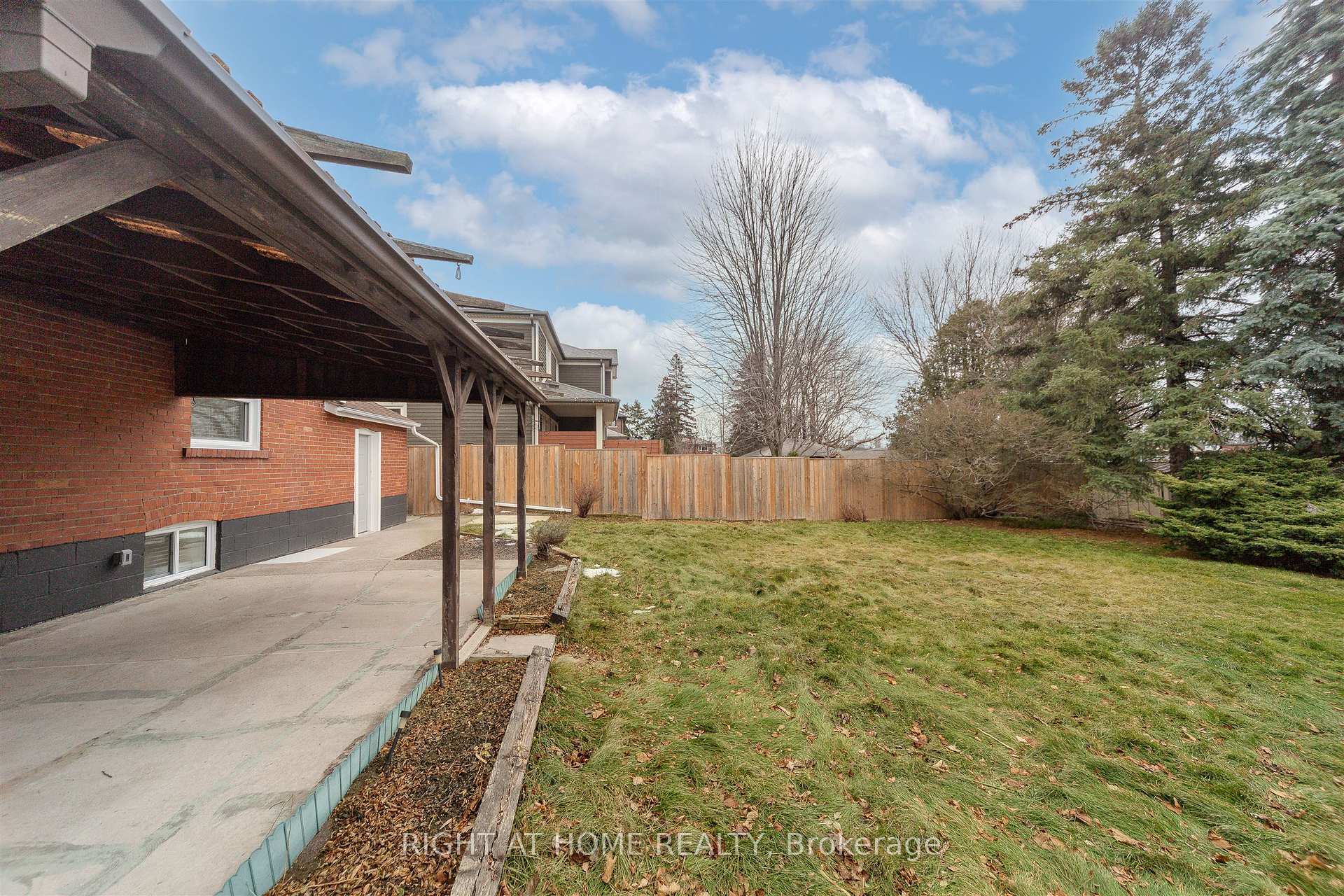 Photo 21 of 15 Elford Boulevard, Etobicoke, Stonegate-Queensway — HOMEH