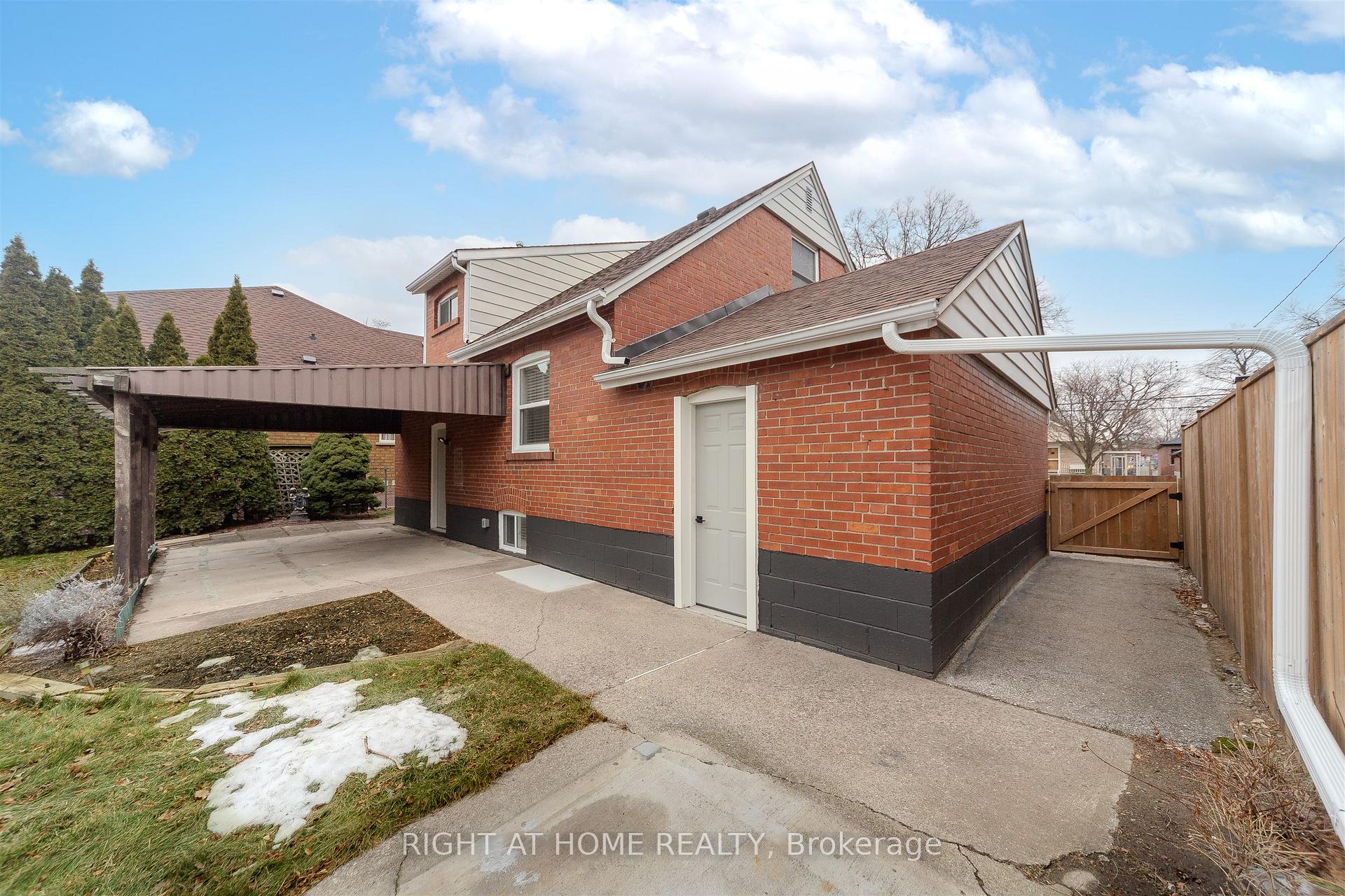 Photo 22 of 15 Elford Boulevard, Etobicoke, Stonegate-Queensway — HOMEH