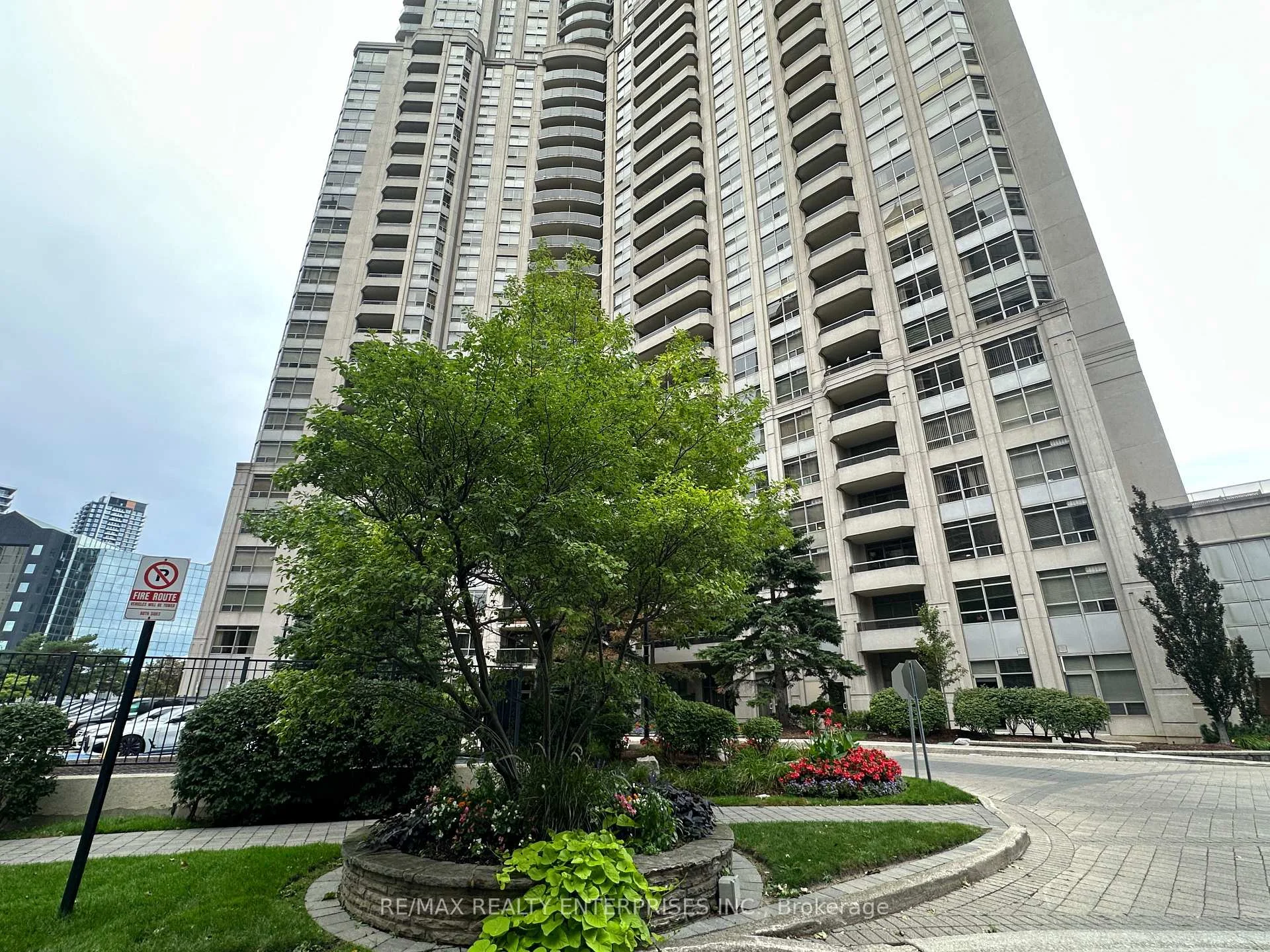 Photo of Unit 711, 35 Kingsbridge Garden Circle W
