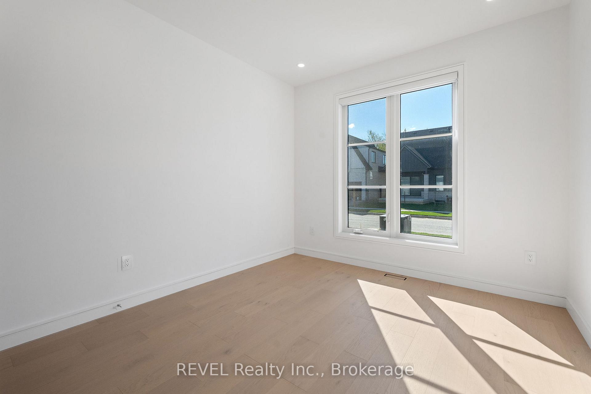 Photo 6 of 40 Ivy Crescent, Thorold, Confederation Heights — HOMEH