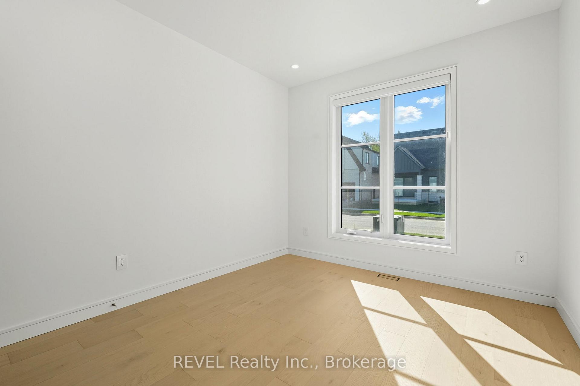 Photo 16 of 40 Ivy Crescent, Thorold, Confederation Heights — HOMEH