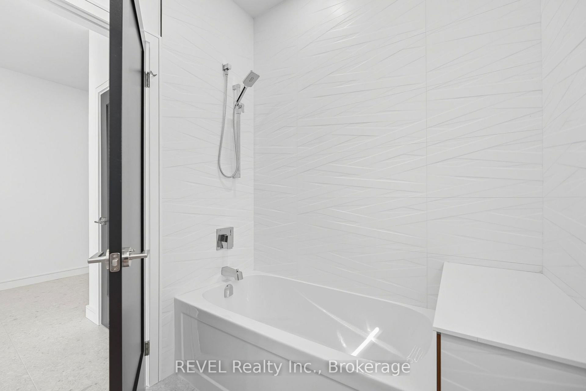 Photo 35 of 40 Ivy Crescent, Thorold, Confederation Heights — HOMEH