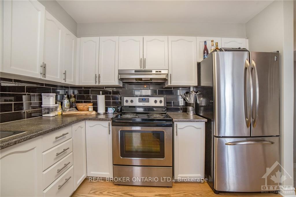 Photo 7 of 222 Meadowbreeze Drive, Ottawa, Kanata - Emerald Meadows/Trailwest — HOMEH