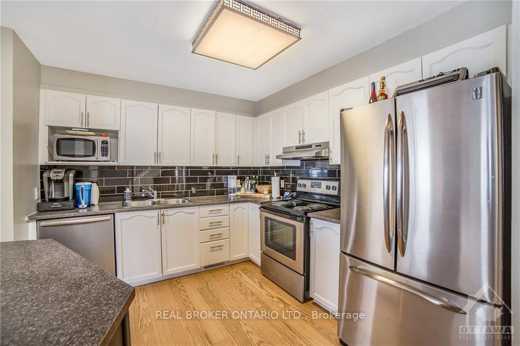 Photo 6 of 222 Meadowbreeze Drive, Ottawa, Kanata - Emerald Meadows/Trailwest — HOMEH