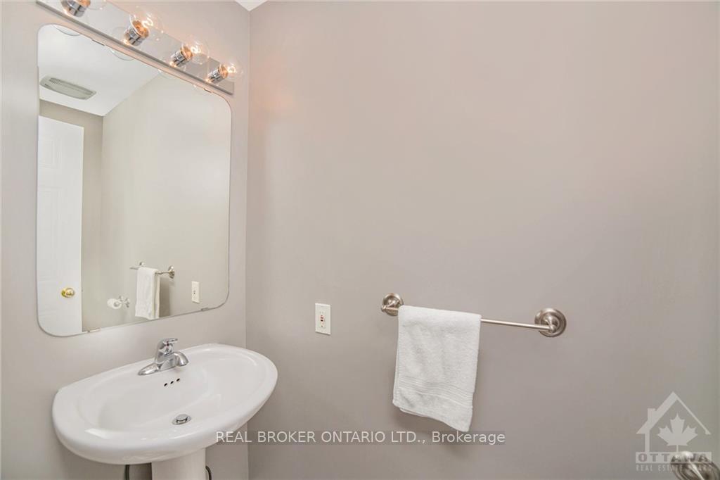 Photo 12 of 222 Meadowbreeze Drive, Ottawa, Kanata - Emerald Meadows/Trailwest — HOMEH