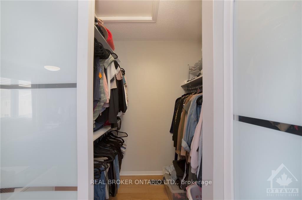 Photo 15 of 222 Meadowbreeze Drive, Ottawa, Kanata - Emerald Meadows/Trailwest — HOMEH