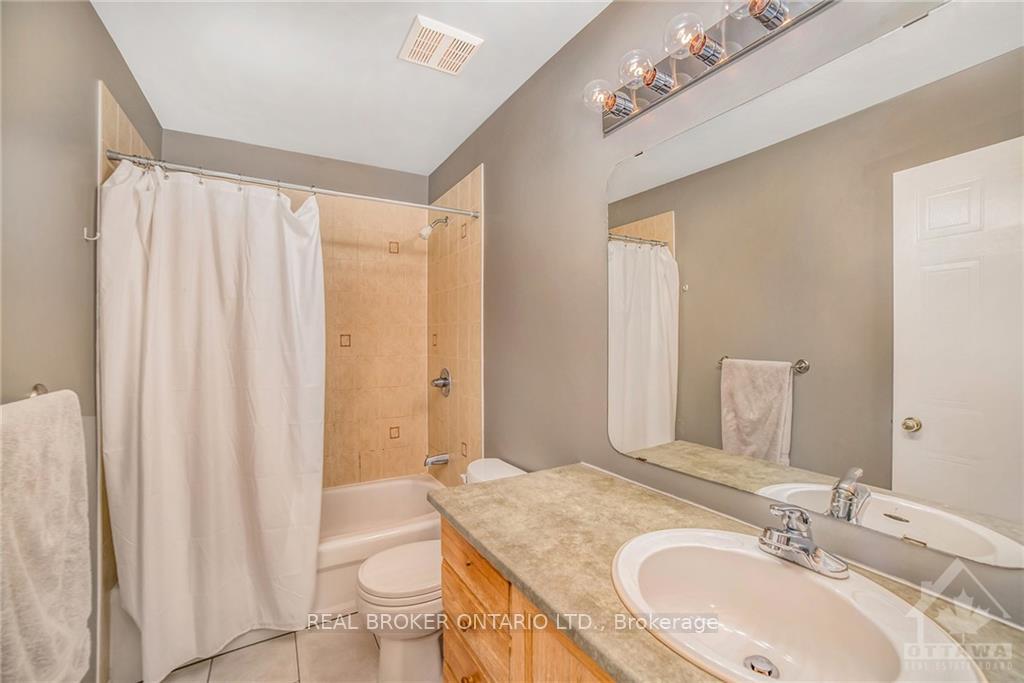 Photo 19 of 222 Meadowbreeze Drive, Ottawa, Kanata - Emerald Meadows/Trailwest — HOMEH