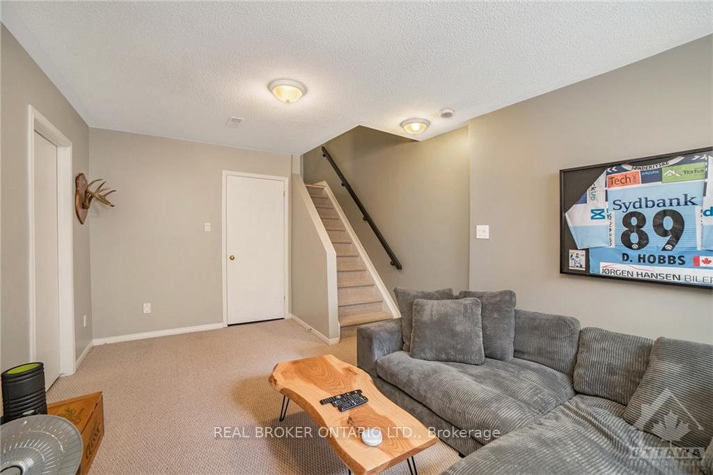 Photo 21 of 222 Meadowbreeze Drive, Ottawa, Kanata - Emerald Meadows/Trailwest — HOMEH