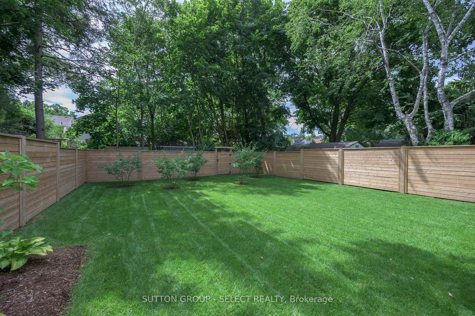 Photo 32 of 345 Tecumseh Avenue E, London, South F — HOMEH