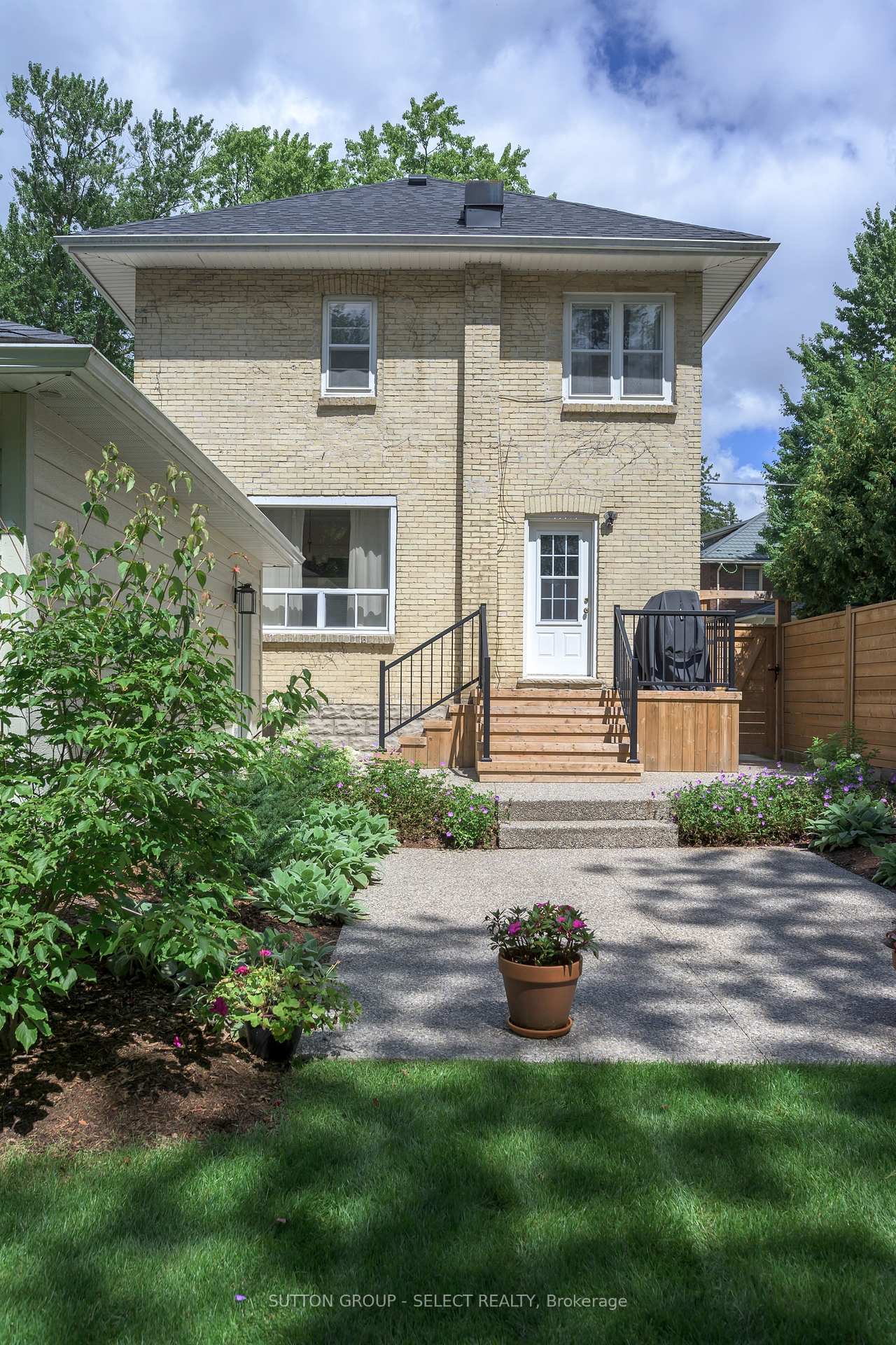 Photo 35 of 345 Tecumseh Avenue E, London, South F — HOMEH