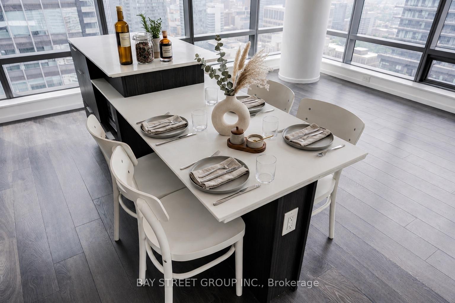 Photo 6 of Unit 3905, 5 St. Joseph Street, Toronto, Bay Street Corridor — HOMEH