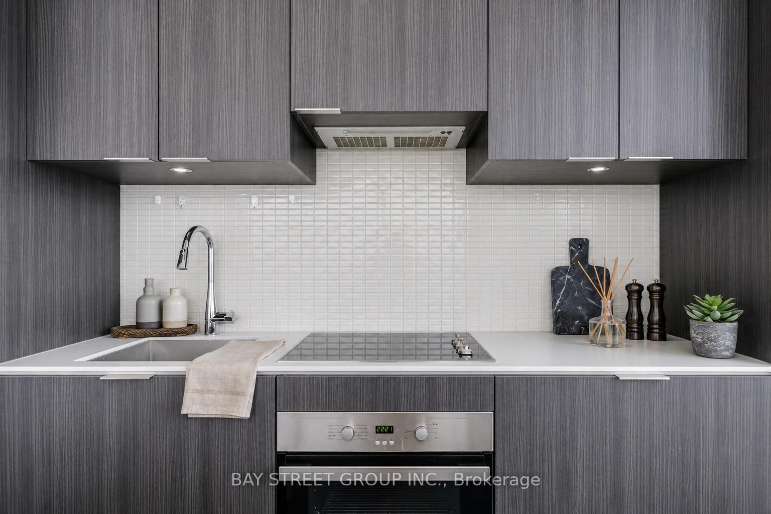 Photo 7 of Unit 3905, 5 St. Joseph Street, Toronto, Bay Street Corridor — HOMEH