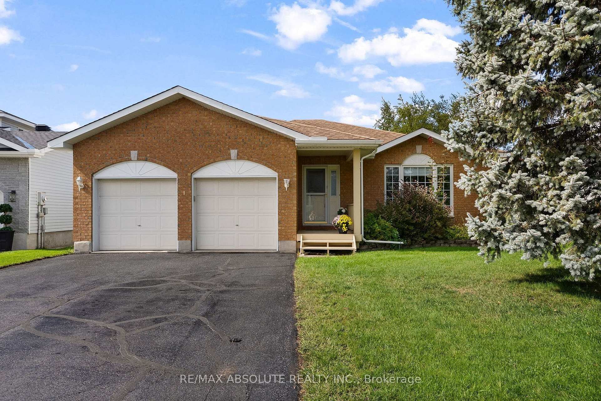 Photo of 1 River Ridge Crescent