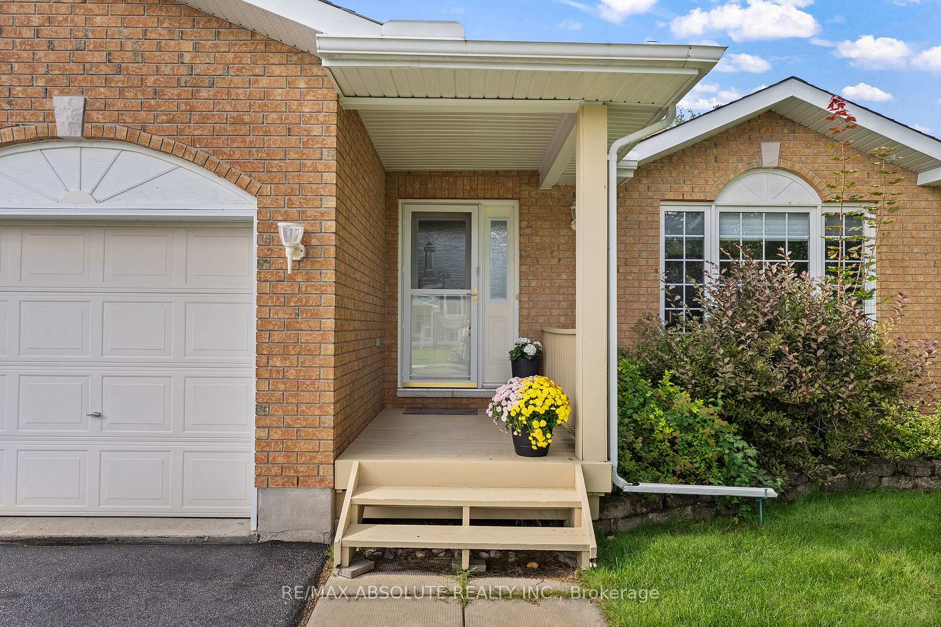 Photo 2 of 1 River Ridge Crescent, Arnprior, Arnprior — HOMEH
