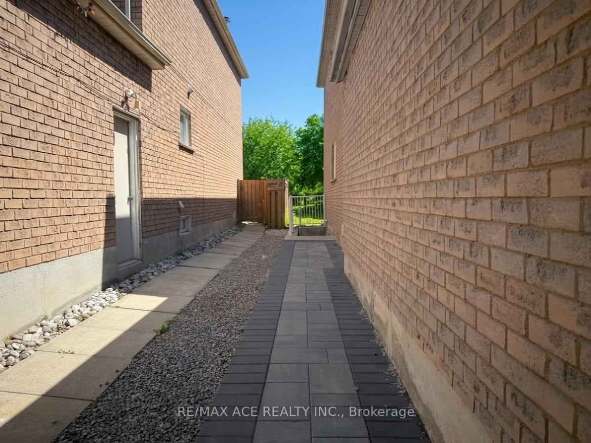 Photo 25 of 250 Murray Street, Brampton, Brampton West — HOMEH