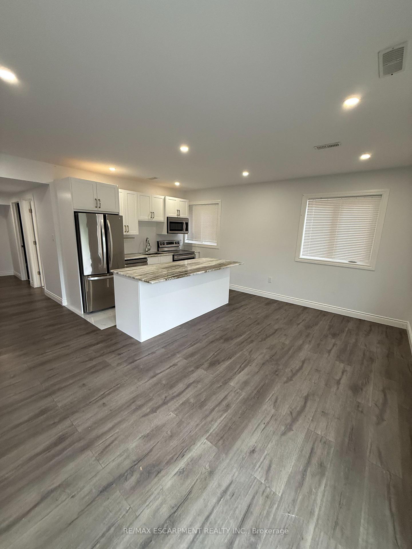 Photo 7 of Unit LOWER, 27 Deerfield Lane, Hamilton, Ancaster — HOMEH