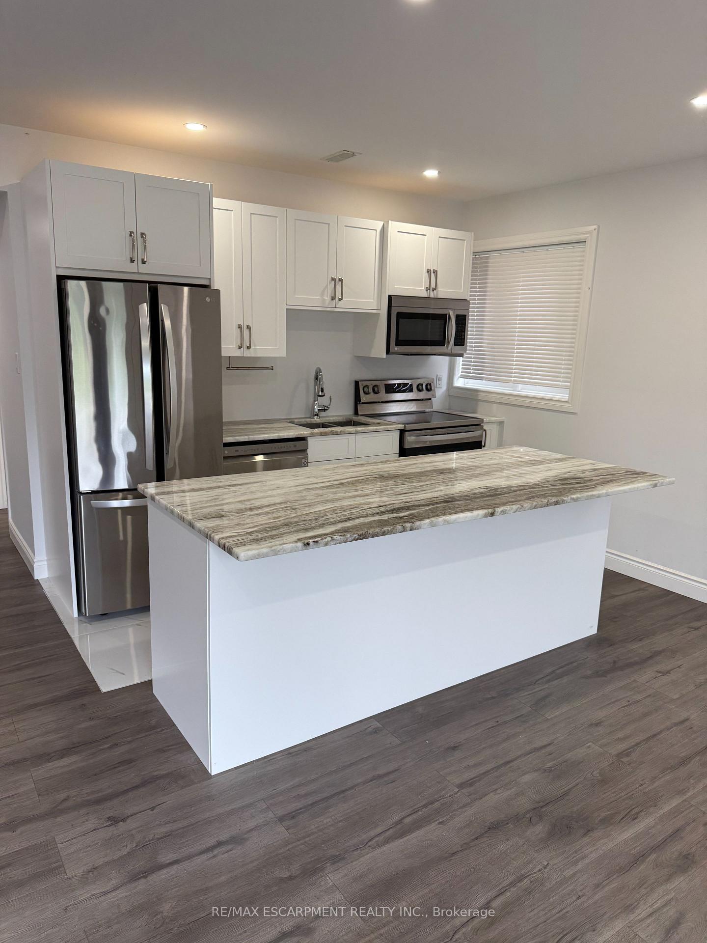 Photo 8 of Unit LOWER, 27 Deerfield Lane, Hamilton, Ancaster — HOMEH