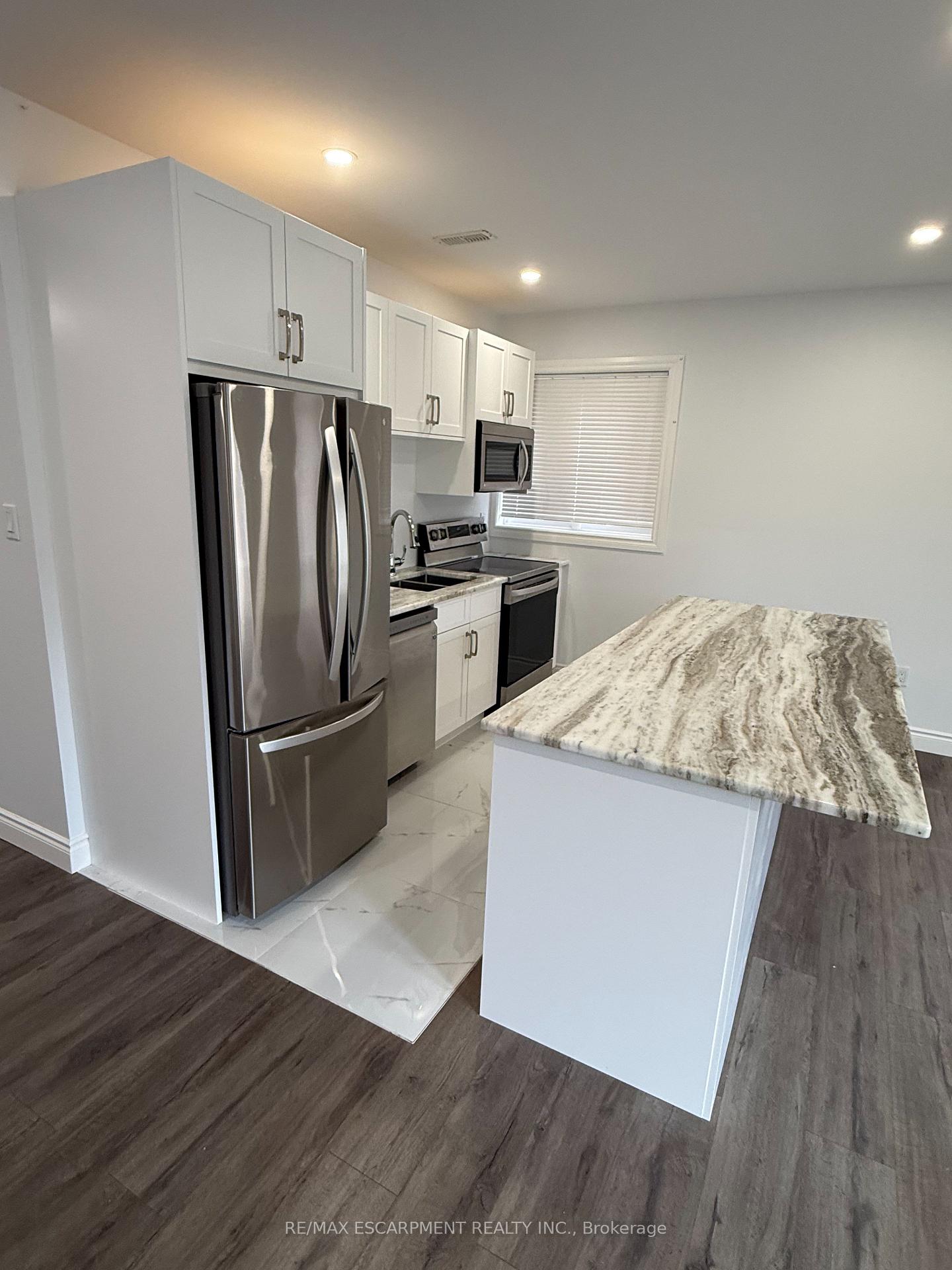 Photo 9 of Unit LOWER, 27 Deerfield Lane, Hamilton, Ancaster — HOMEH