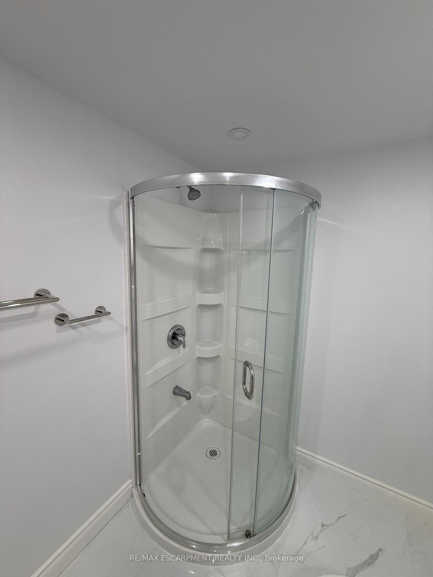 Photo 17 of Unit LOWER, 27 Deerfield Lane, Hamilton, Ancaster — HOMEH