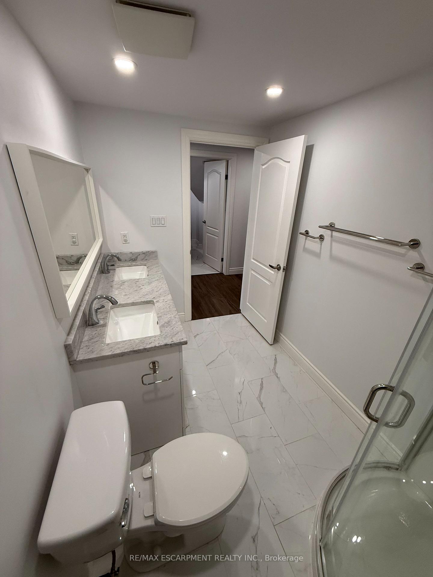 Photo 18 of Unit LOWER, 27 Deerfield Lane, Hamilton, Ancaster — HOMEH