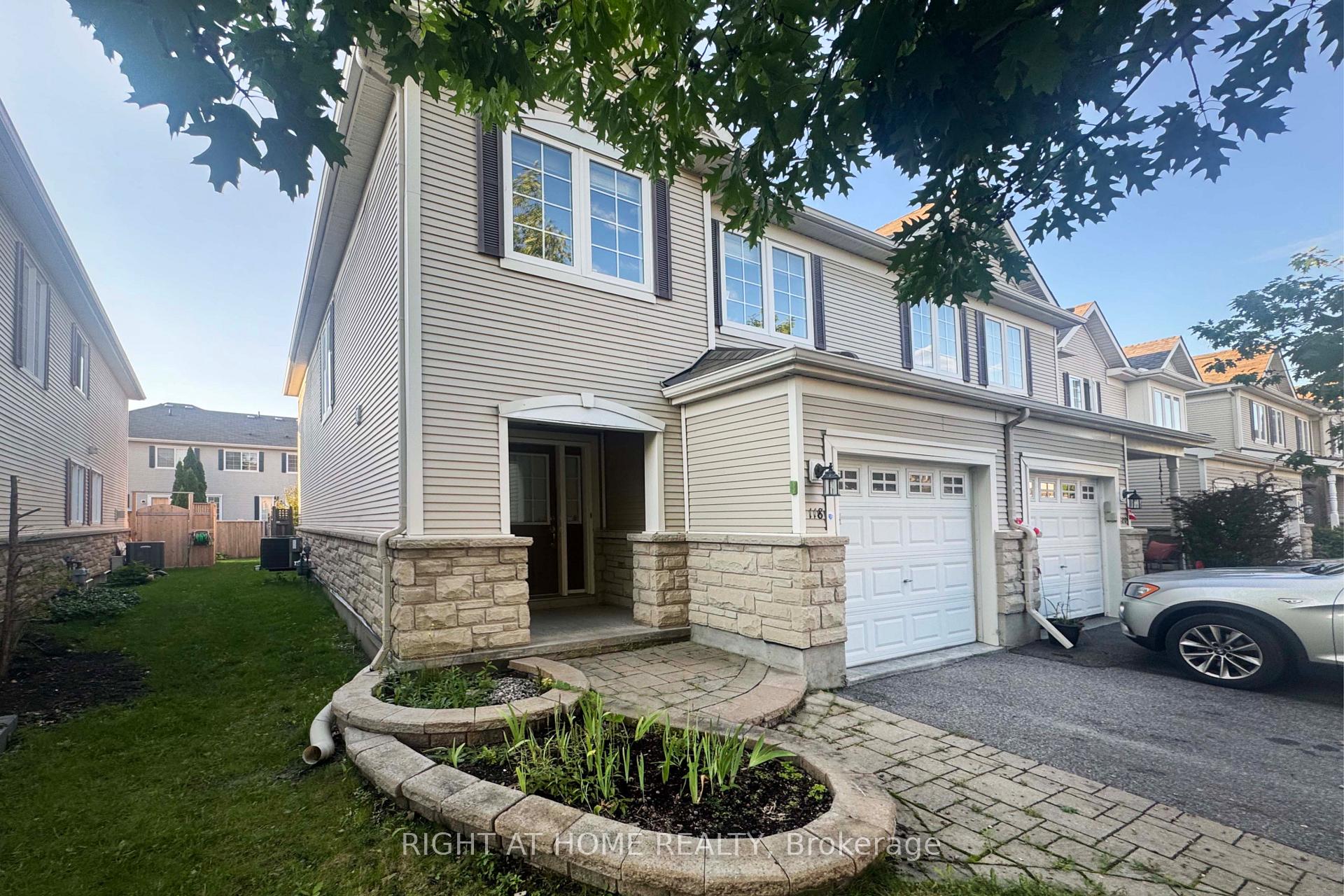 Photo 2 of 118 Braddock Private, Ottawa, Barrhaven - Stonebridge — HOMEH
