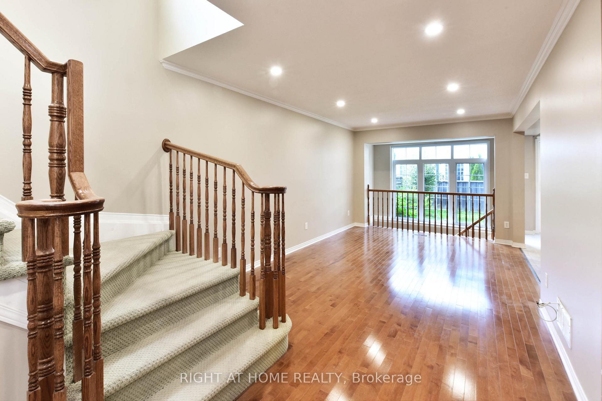 Photo 5 of 118 Braddock Private, Ottawa, Barrhaven - Stonebridge — HOMEH