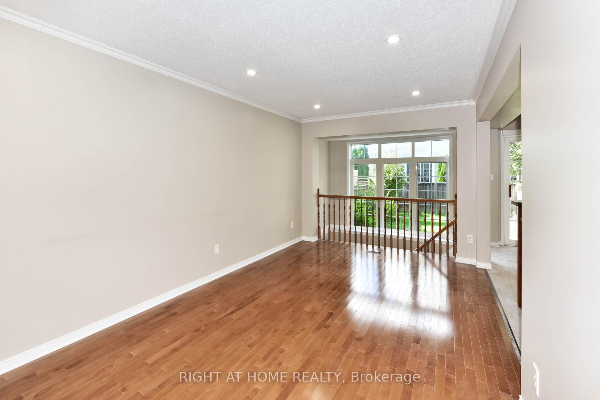 Photo 6 of 118 Braddock Private, Ottawa, Barrhaven - Stonebridge — HOMEH