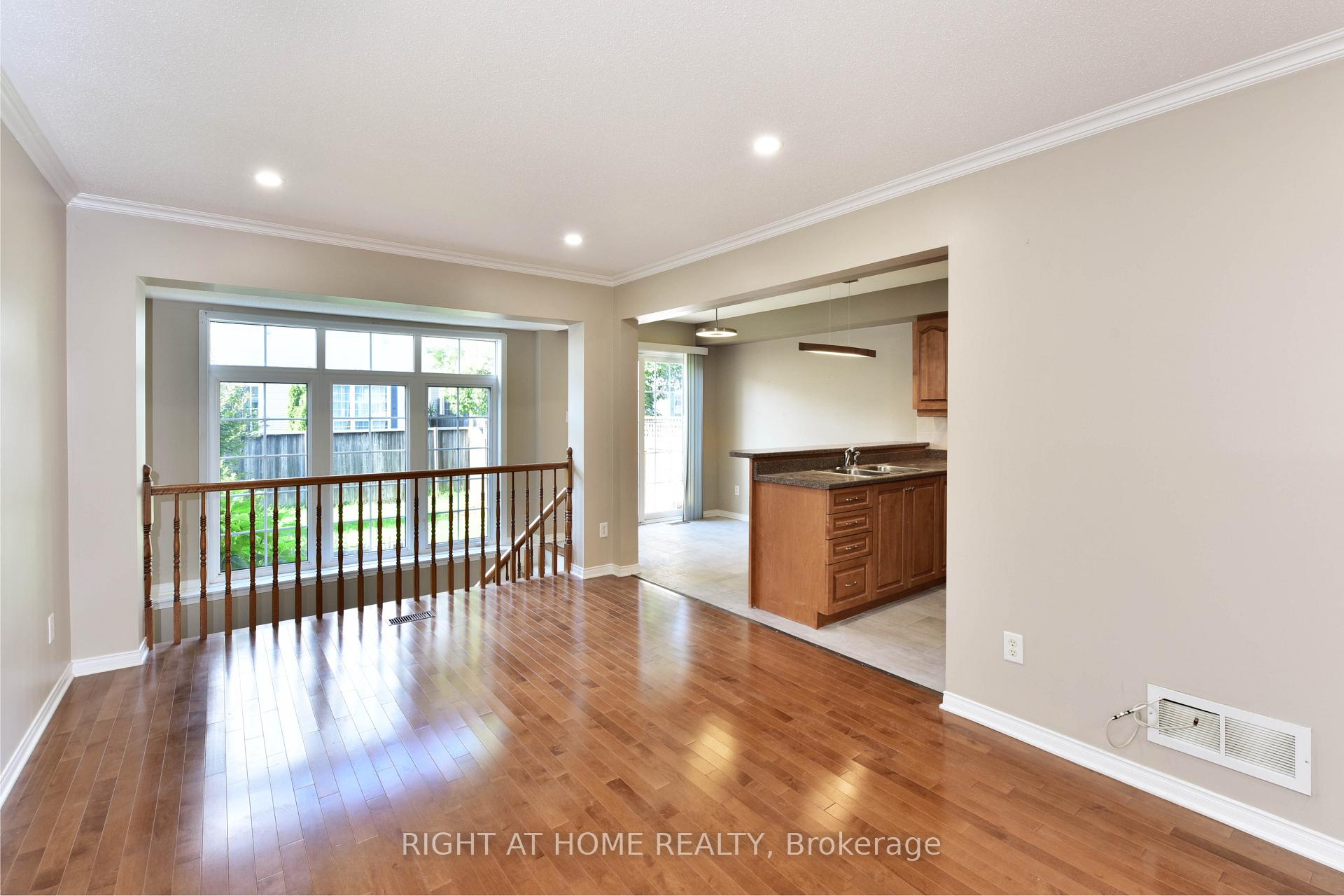 Photo 7 of 118 Braddock Private, Ottawa, Barrhaven - Stonebridge — HOMEH