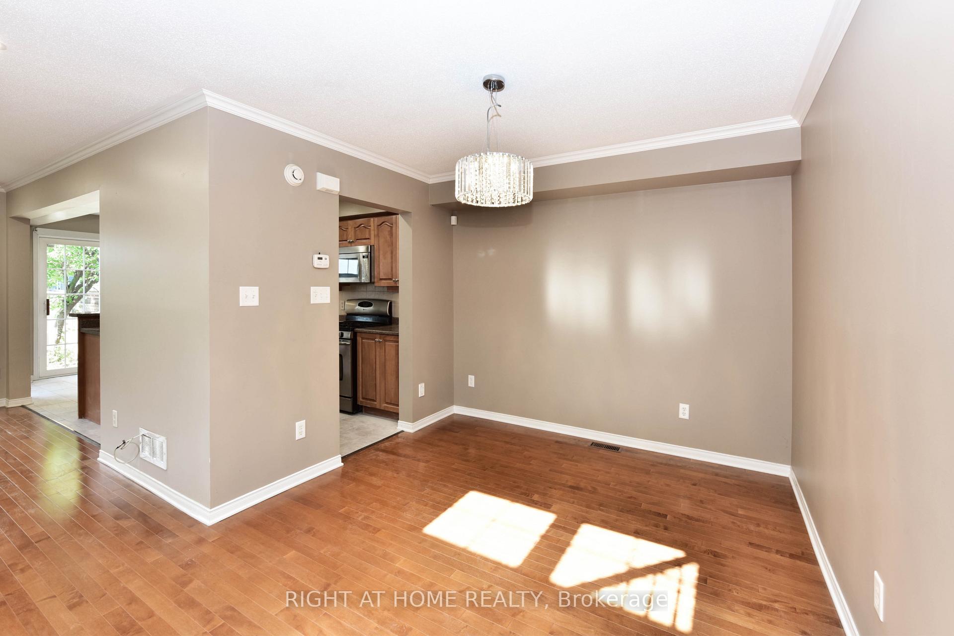 Photo 8 of 118 Braddock Private, Ottawa, Barrhaven - Stonebridge — HOMEH