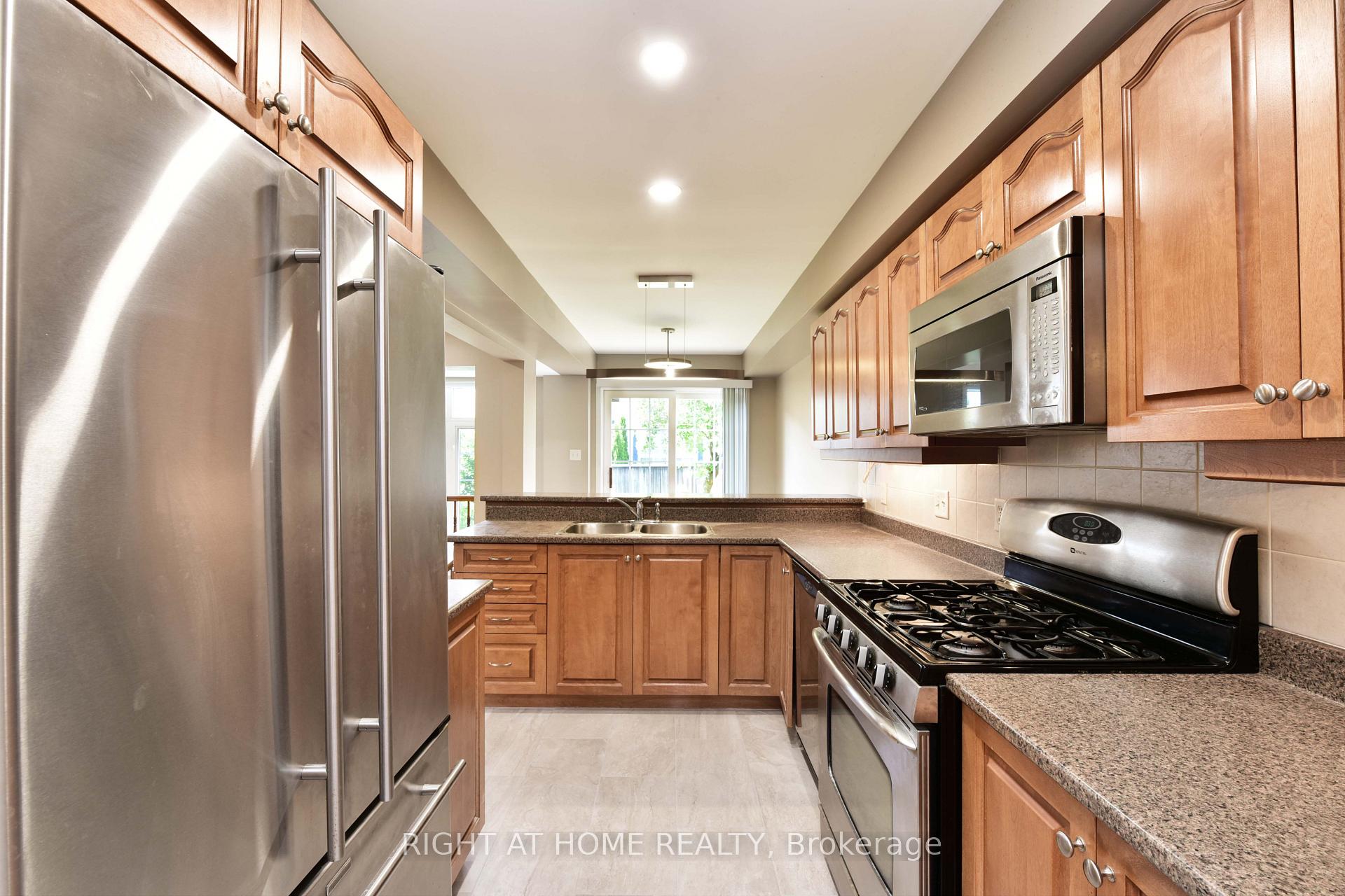 Photo 10 of 118 Braddock Private, Ottawa, Barrhaven - Stonebridge — HOMEH
