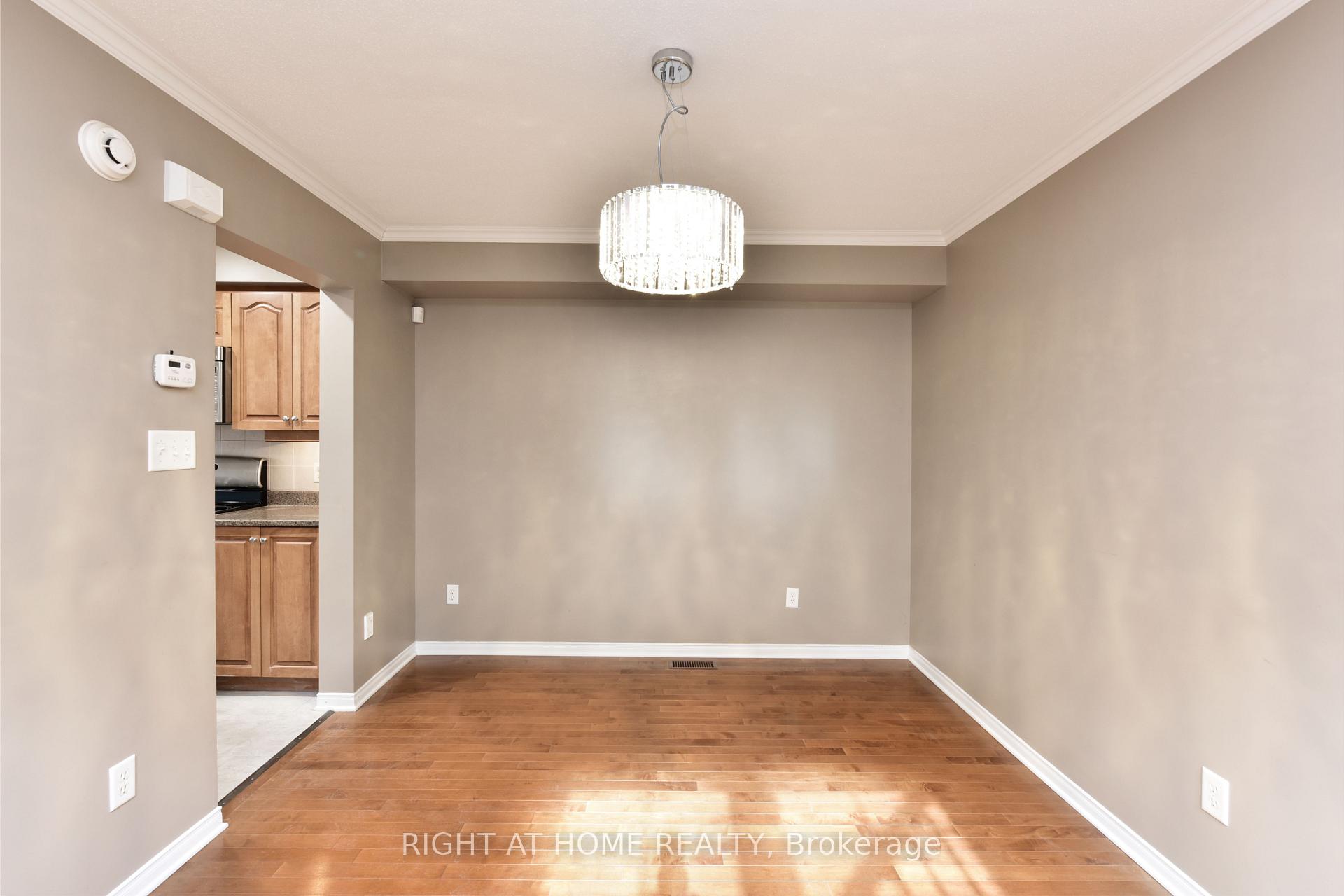 Photo 9 of 118 Braddock Private, Ottawa, Barrhaven - Stonebridge — HOMEH