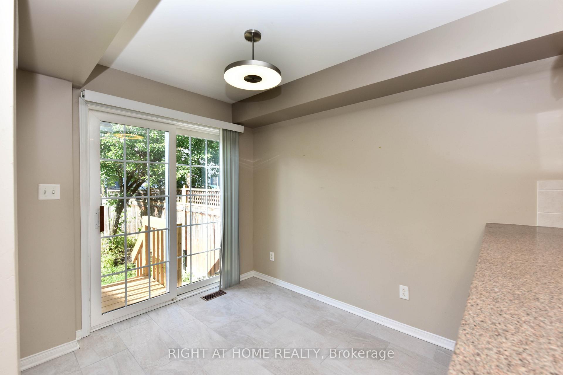 Photo 13 of 118 Braddock Private, Ottawa, Barrhaven - Stonebridge — HOMEH