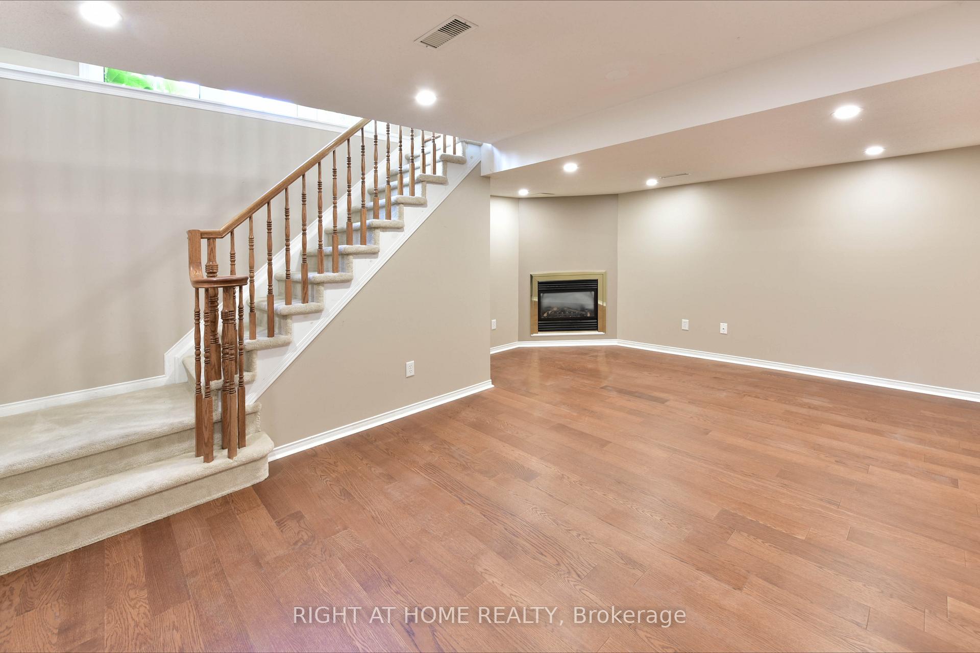 Photo 32 of 118 Braddock Private, Ottawa, Barrhaven - Stonebridge — HOMEH