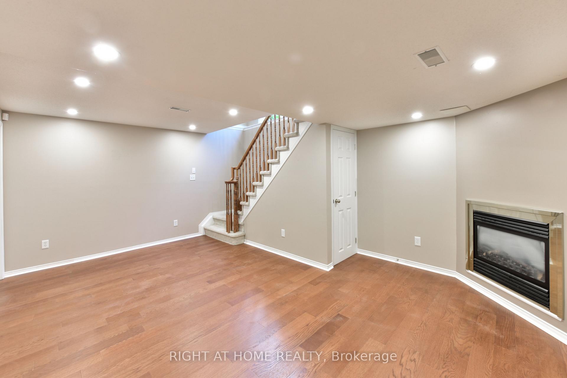 Photo 33 of 118 Braddock Private, Ottawa, Barrhaven - Stonebridge — HOMEH