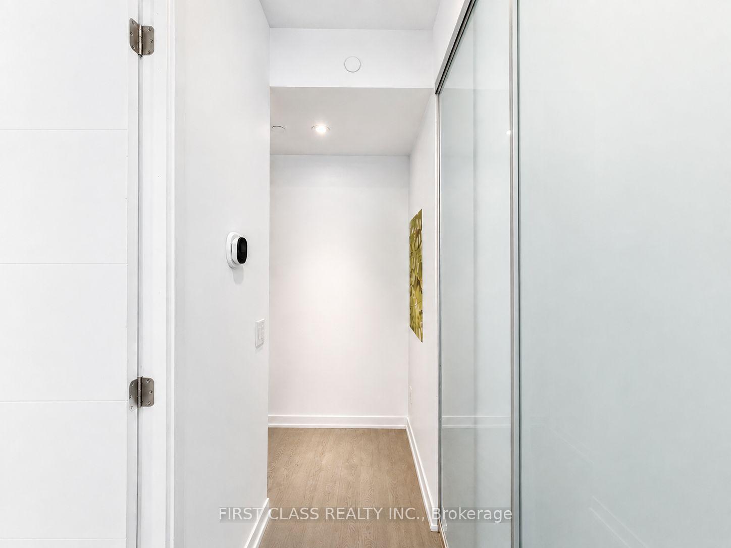 Photo 8 of Unit 3901, 488 University Avenue, Toronto, Kensington-Chinatown — HOMEH